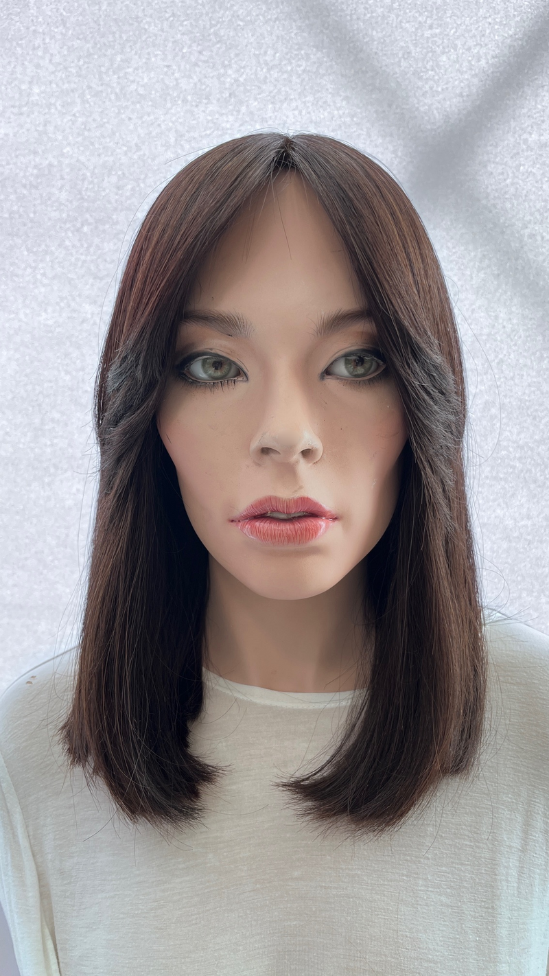 Pre-owned Mazali wig, front view on a mannequin.