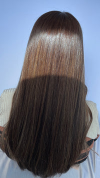 Back view of the Mazali lace top wig and blunt-cut ends